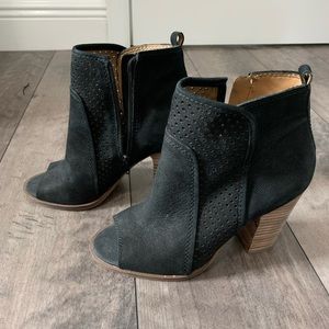 Size 8 lucky brand open toe velvety suede heals